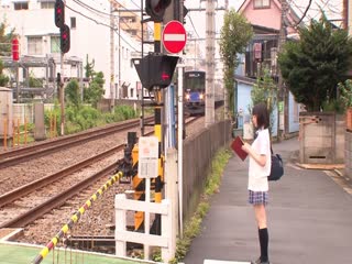 孕ませ図书馆痴汉 拒否もできず、声も出せずに膣内射精されるがままイキ堕ちた地味で巨乳な女子校生 铃木心春海报剧照