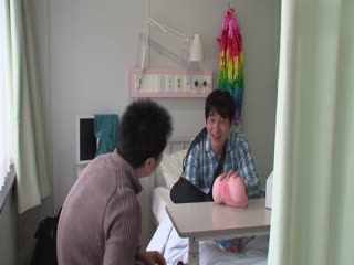 女医乘位自慰套聚会 筱崎环奈海报剧照